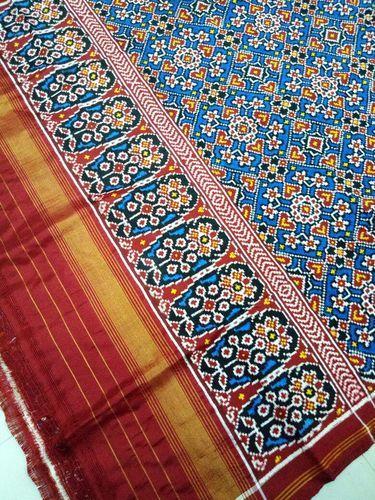 Gujarat - Gujarati Saree - Gujarati craft - Patola Ikat Saree - double silk ikat - ikkat - ikat weaving - Charu creation blog - cotton fabric - cotton saree - cotton ikat saree - printed fabric - printed saree - silk ikat saree - silk ikat patola saree - warp ikat - weft ikat - weave - weaving technique